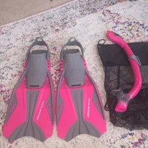 Children girls snorkel gear flippers swim pool